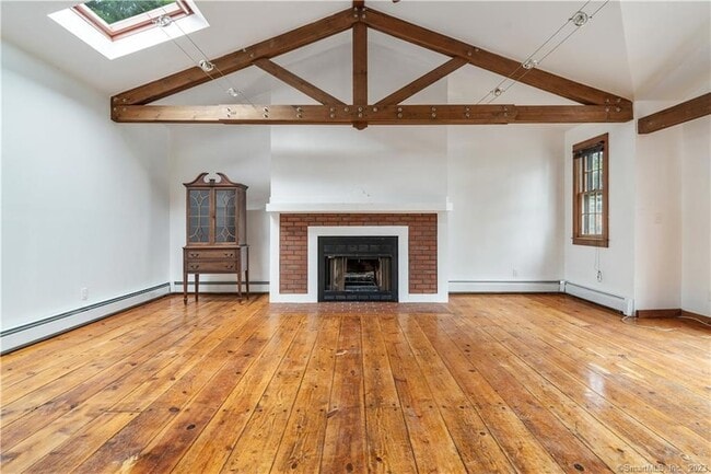 Photo - 239 Bradley St