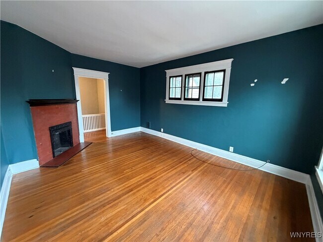 Photo - 180 Richmond Ave