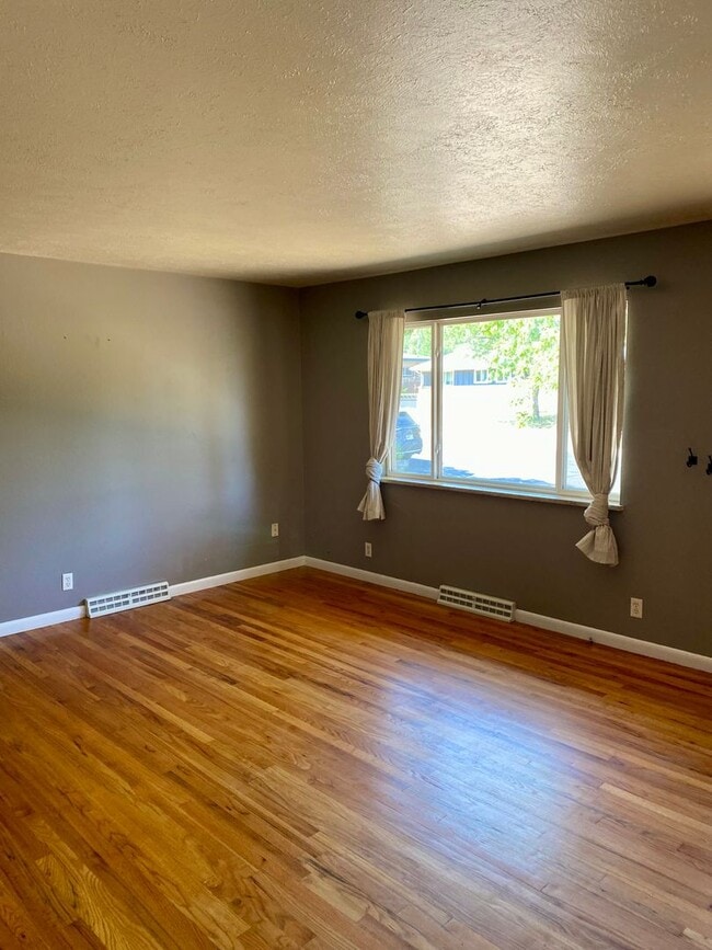 Photo - Available for 2026-2027 Fall Pre-Leasing! ...
