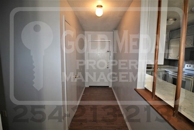 Photo - 708 W Washington Ave