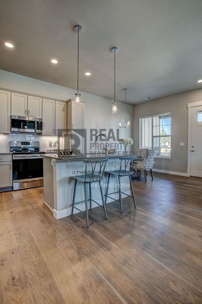 Photo - 831 Mangold Ln