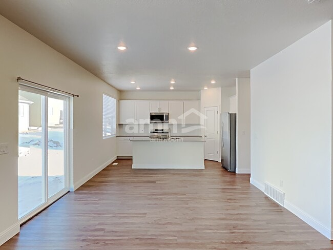 Photo - 2411 E Buckskin Way