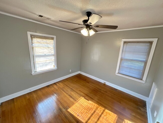 Photo - 1323 Victor Dr