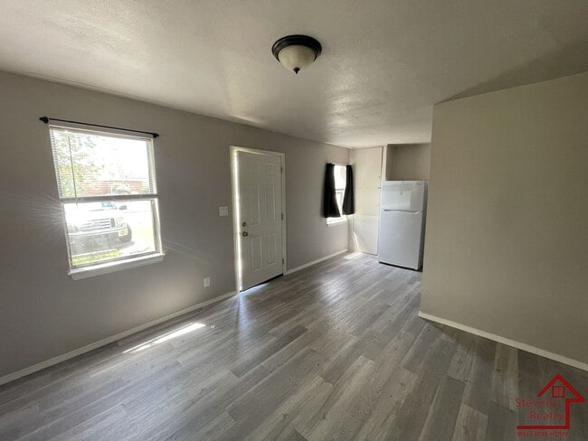 Photo - 1315 SW E Ave