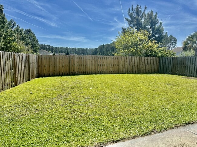 Photo - Three Bedroom Home located in Midpoint!