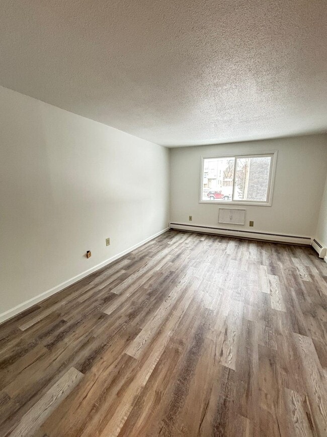 Photo - Crestview Apartments