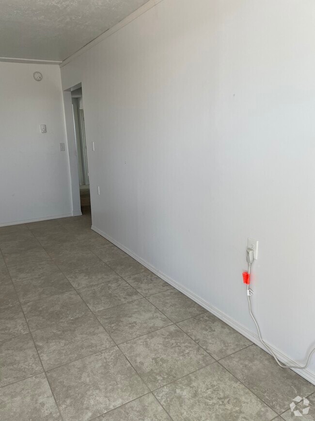 Building Photo - 268 N Ocotillo Dr Rental