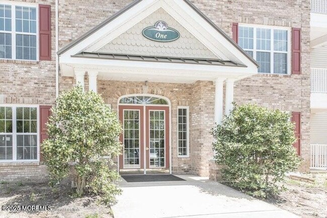 Building Photo - 136 Sophee Ln