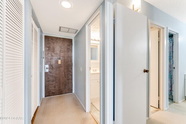 Photo - 925 N Halifax Ave Unit 410