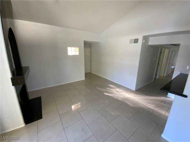 Building Photo - 3145 E Flamingo Rd Unit 2036