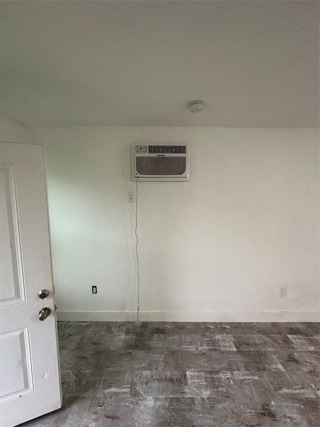 Photo - 1405 Miles St
