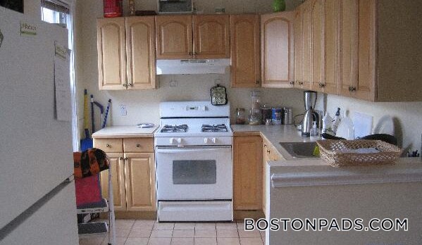 195 Green St Unit 3