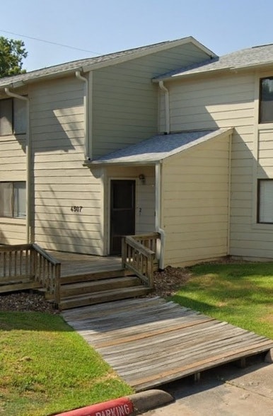 Building Photo - 4507 Carter Creek Pkwy Rental