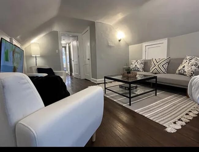 Photo - 1347 Highland St