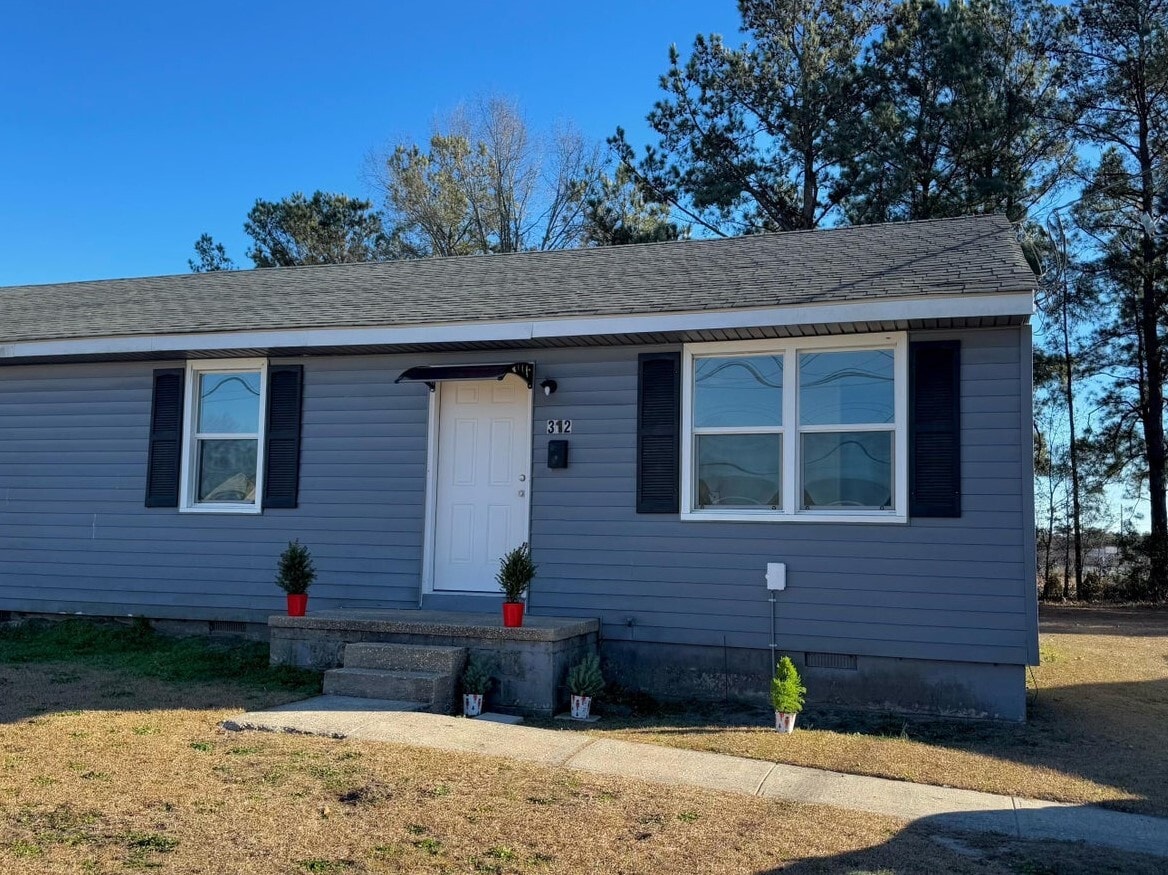 Photo - 312 Starling St