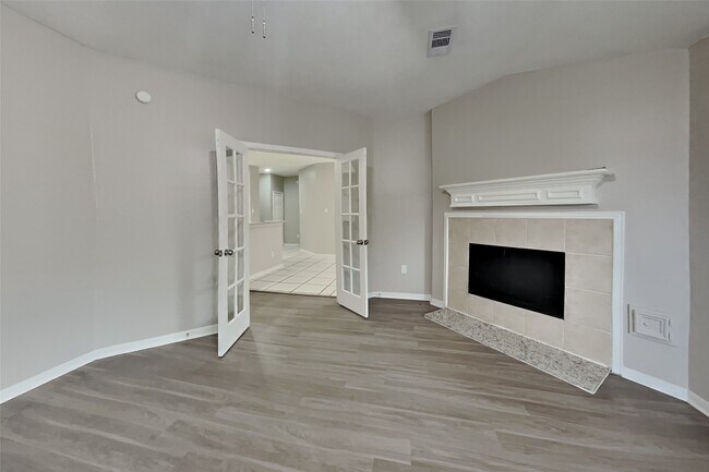 14515 Enola Dr