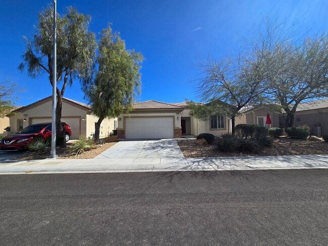 Building Photo - A Fabulous 3 Bedroom Home in Sun City Aliante 55+ Community