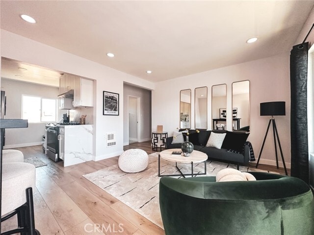 Photo - 1057 E Hyde Park Blvd Apartment
