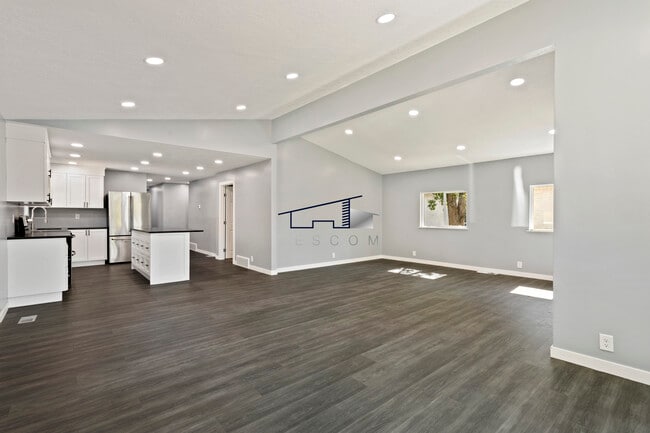 Photo - 2060 Jefferson Ave