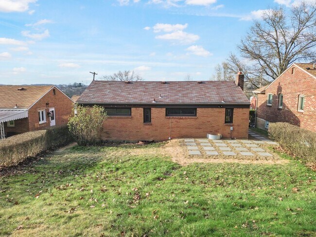 Photo - READY NOW! Fully RENOVATED 3 bedroom in SCOTT TOWNSHIP!