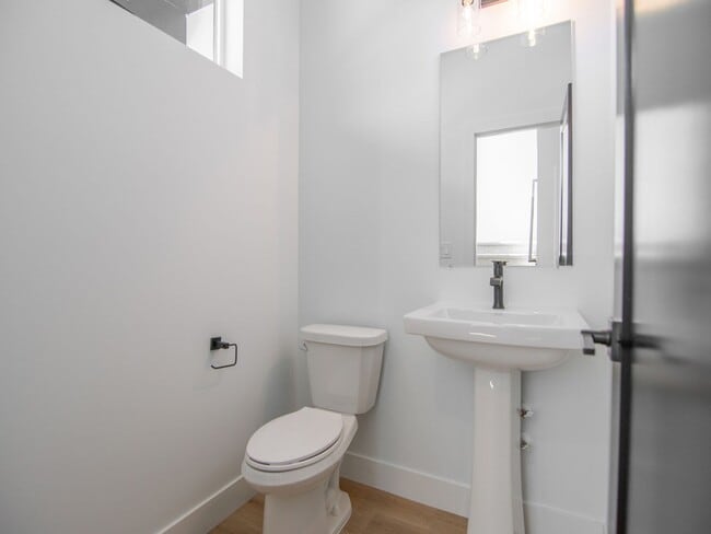 Photo - 964 W 350 S