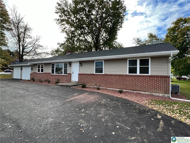 Photo - 310 E Fairmount St