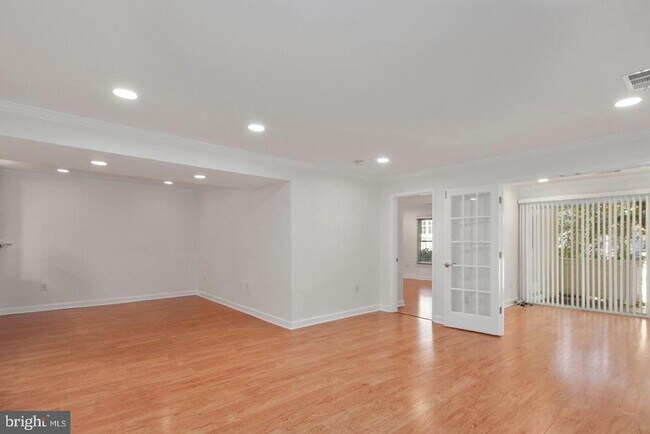 Photo - 5801 Linden Square Ct
