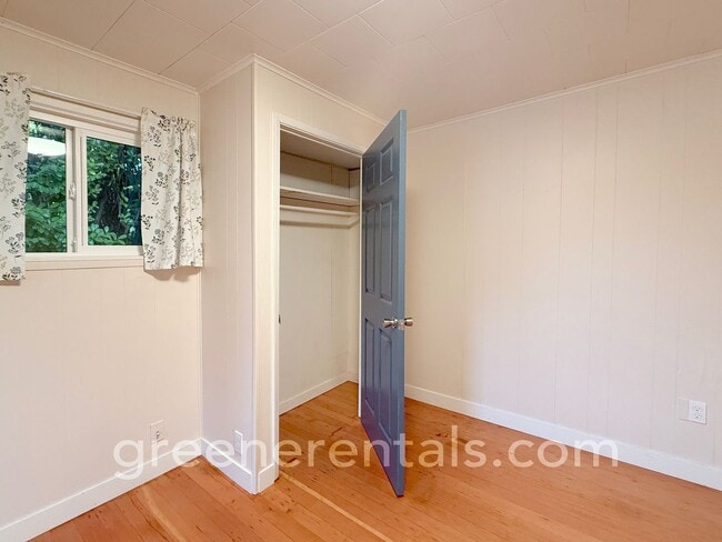 Photo - The Linn Apartments Unit 7