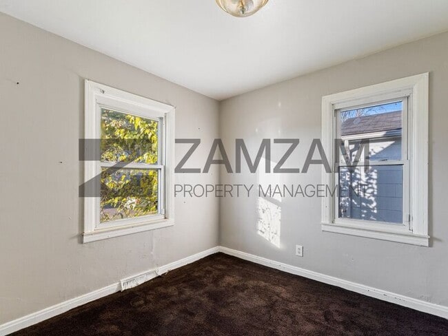 Photo - 7583 Hudson Ave