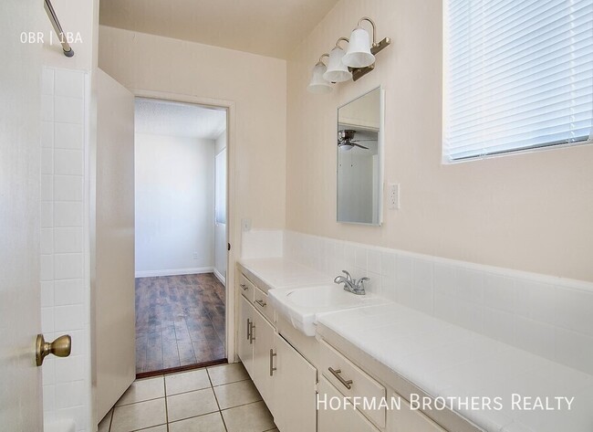 Photo - 8330 Willis Ave Unidad 14