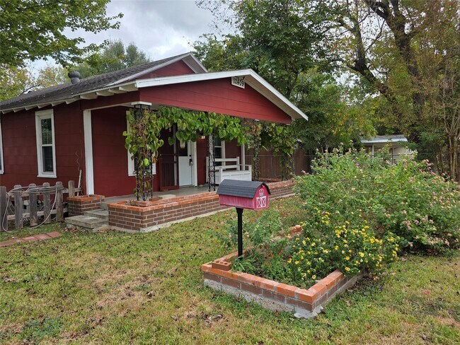 Photo - 12409 Dumas St