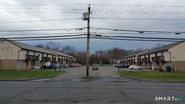 Building Photo - 1462 Meriden Rd Unit 7