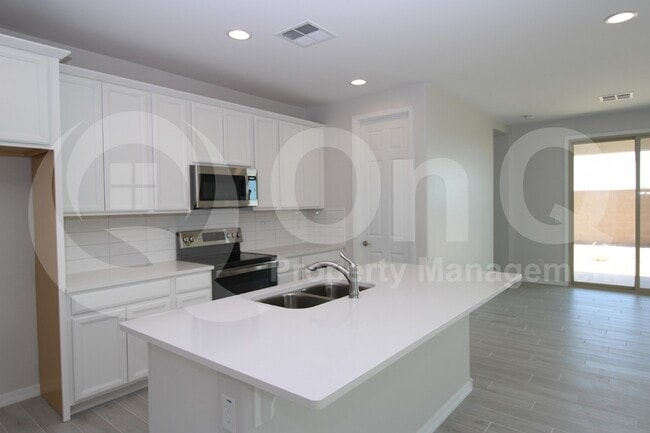 Photo - 1033 W Shannons Way