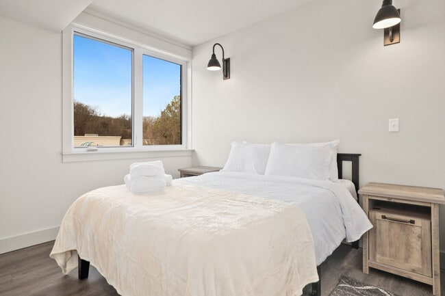 Photo - 10 Riordan Rd Unit ID1221877P