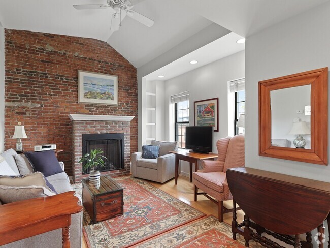 Building Photo - 110 Charles St Unit 4 Rental