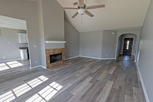Photo - 364 McDonald Dr
