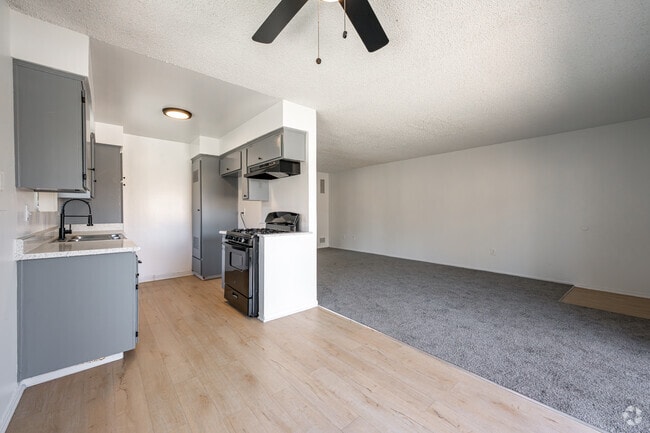 2BR, 1BA - 620SF - Dining/Kitchen