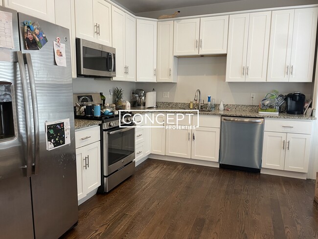 Photo - 2045 Beacon St