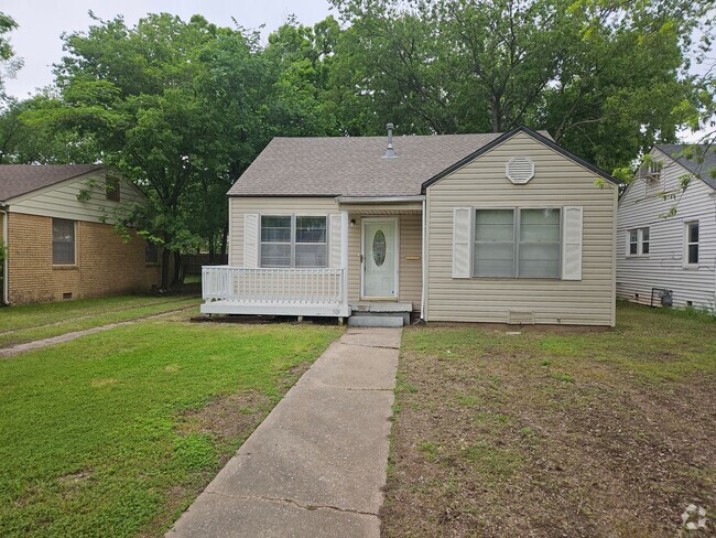 Building Photo - (2) Bed/(1) Bath Avail NOW! Hardwood Floors! Rental