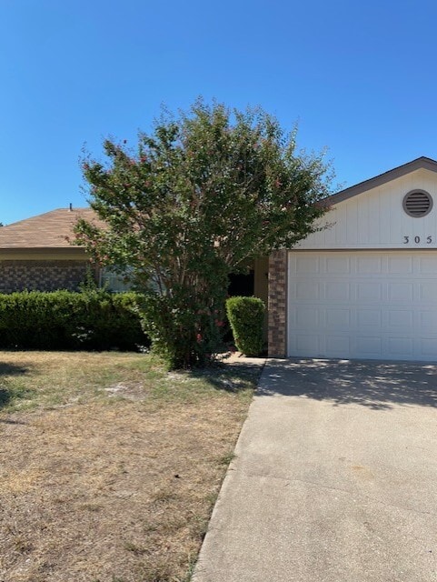 Photo - 305 Bronc Dr House