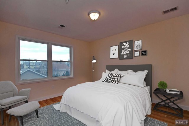 Photo - 13-09 River Rd