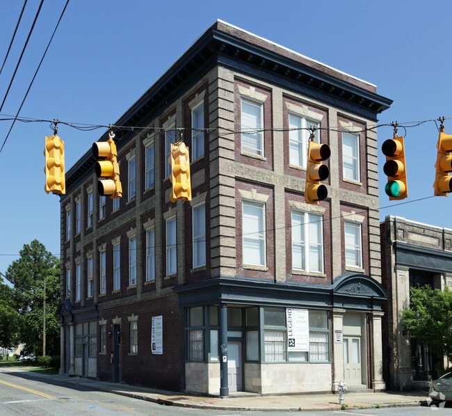 Building Photo - CT Russell Lofts