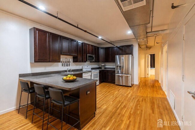 378 George St Unit 201