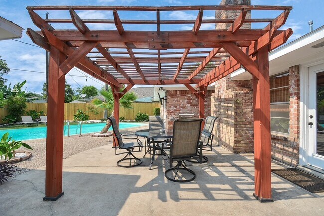 Photo - 9811 Rocktree Dr