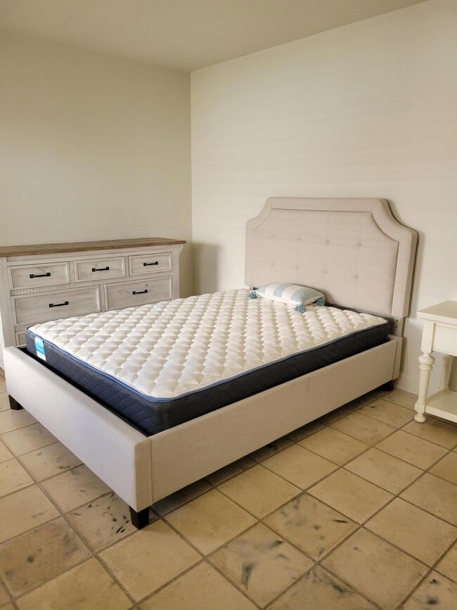 Photo - 361 S County Rd Unit 4