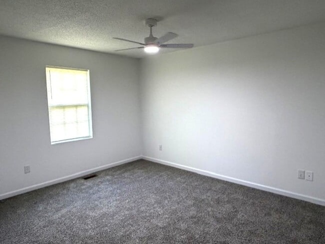 Photo - ~ Cute 2-Bedroom Home w/fenced back yard! ~