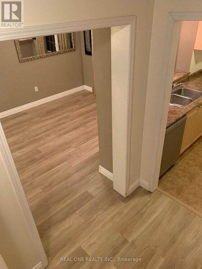 Photo - 3036 Dewridge Ave