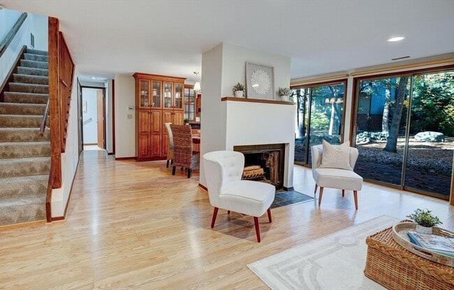 Photo - 546 Great Elm Way