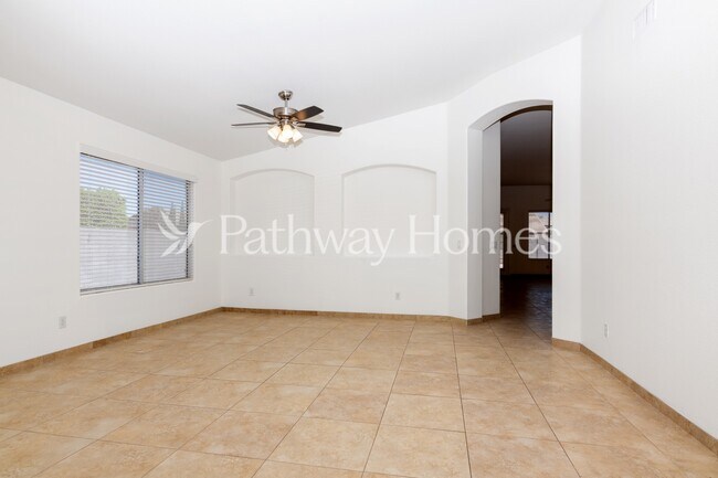 Photo - 520 W Musket Pl