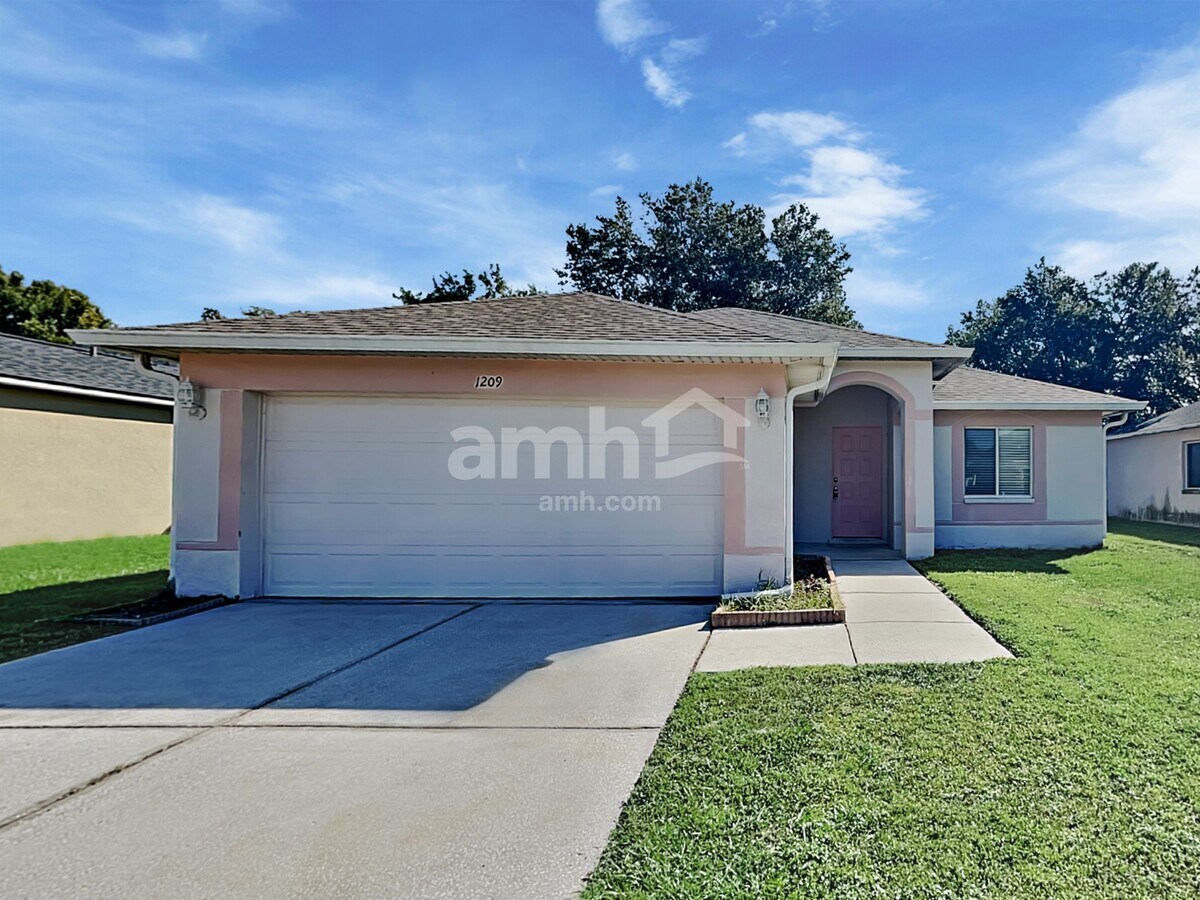 Photo - 1209 Blufield Ave